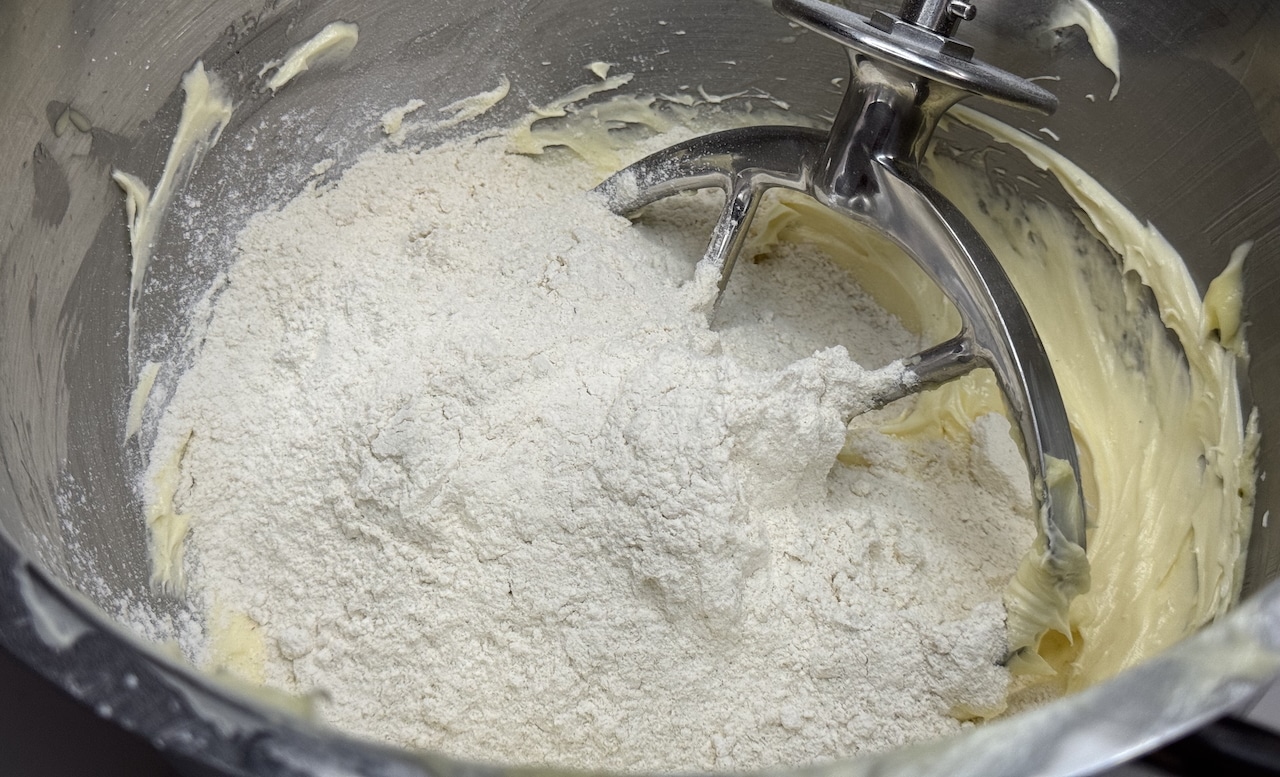 adding flour in quiche crust