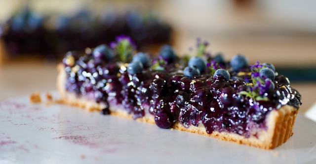blueberry pie slice