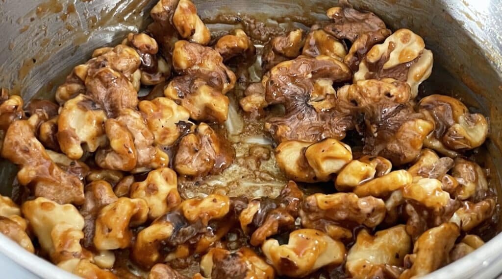caramelized walnuts