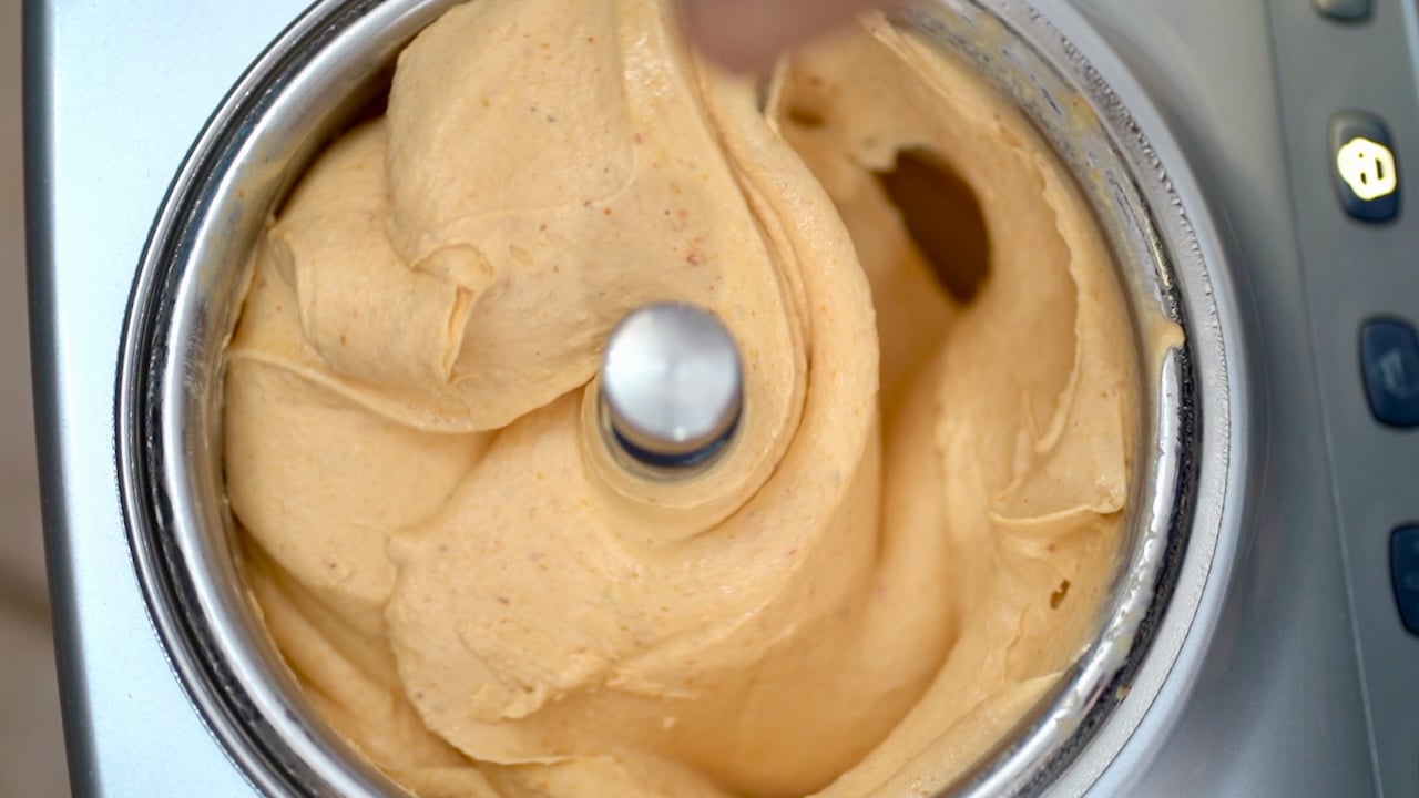 roasted apricot ice cream
