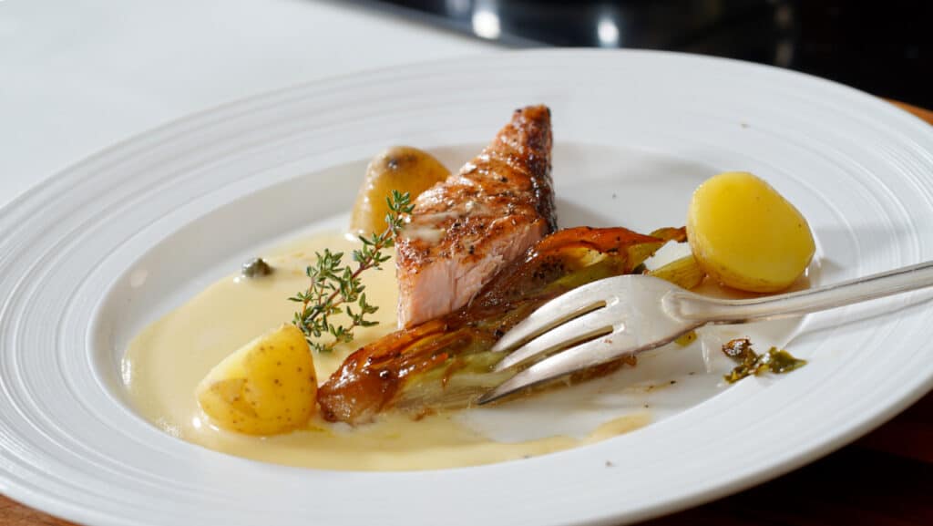 crispy salmon with roasted fennel cuts