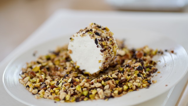 goat cheese with nuts
