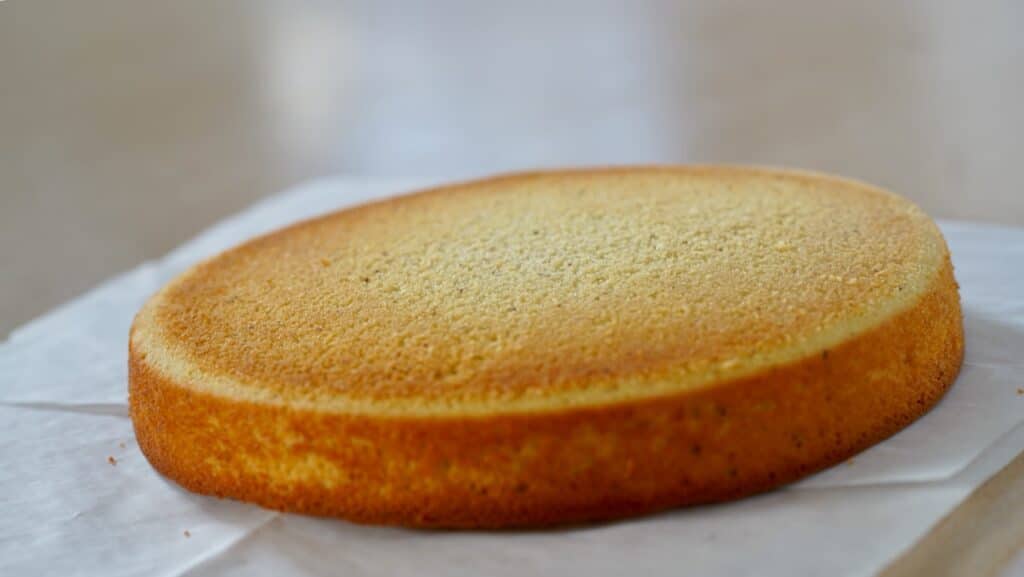 round lemon cake