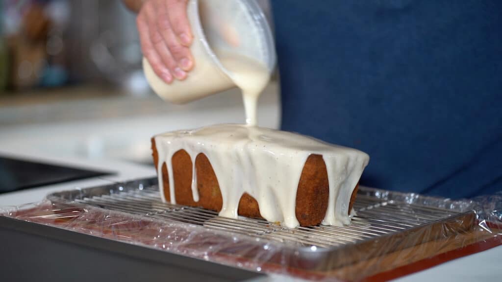 lemon glaze on marron cake