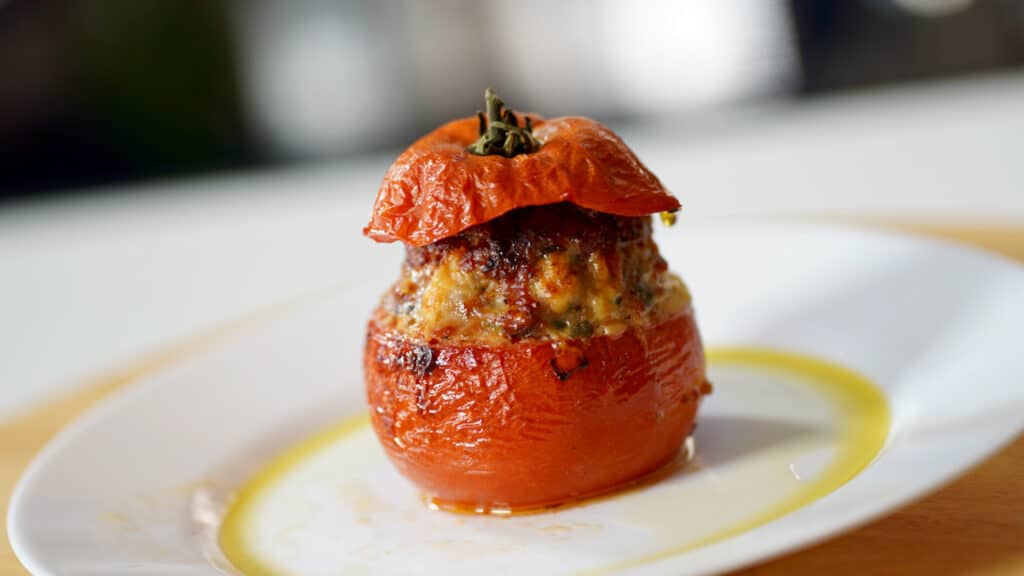 plated tomate farcie