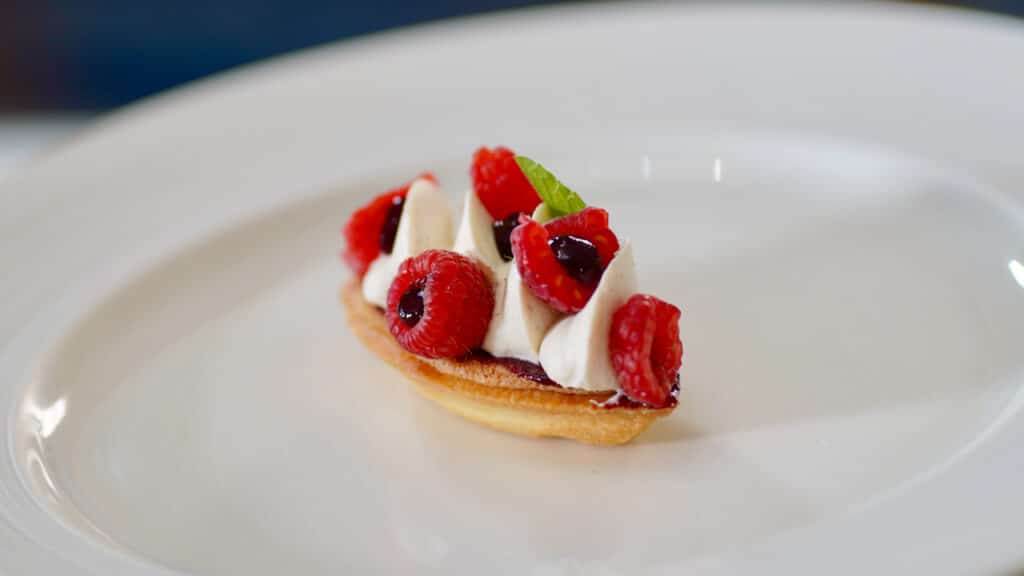 raspberry cassis tartlet