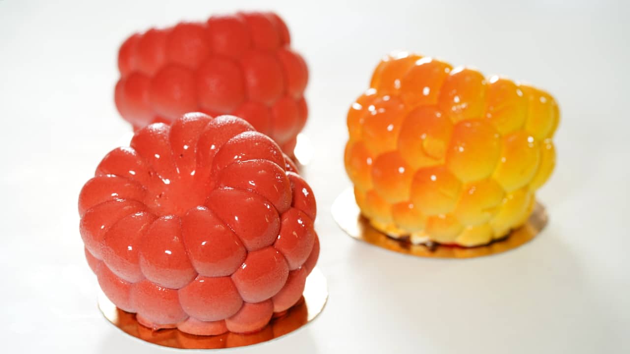 raspberry trompe l'oeil cake