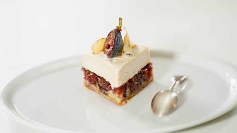 roasted pear and fig ice cream pie