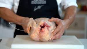 trussing capon step2