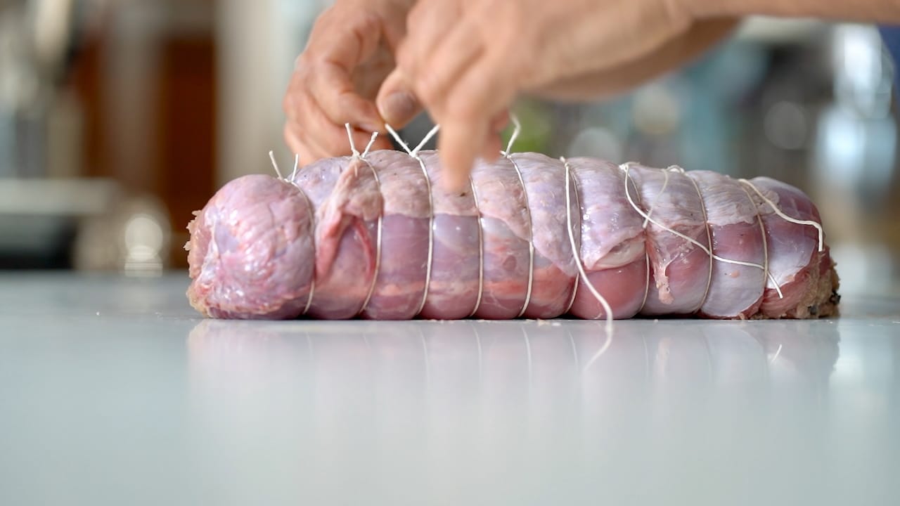 trussing turkey roulade